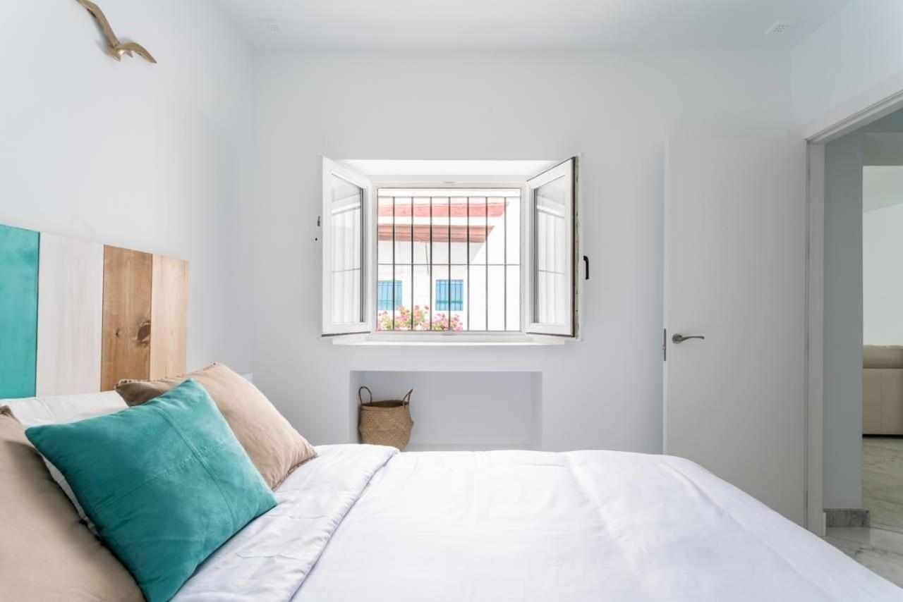 Fantastico Atico En El Casco Antiguo En A La Pla Apartment Cadiz